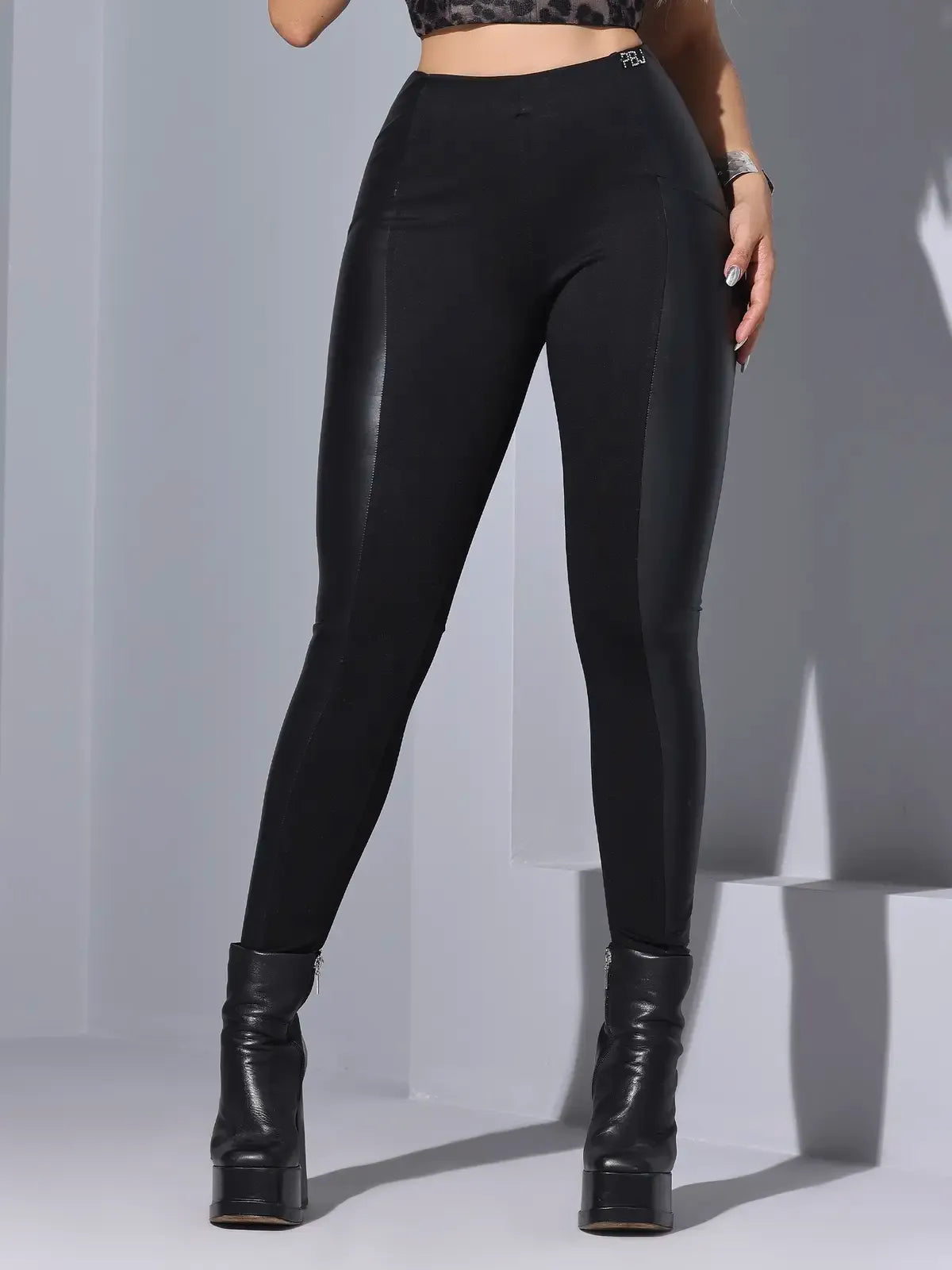 CALÇA MONTARIA FEMININA MODA SOFISTICADA E MODELADORA